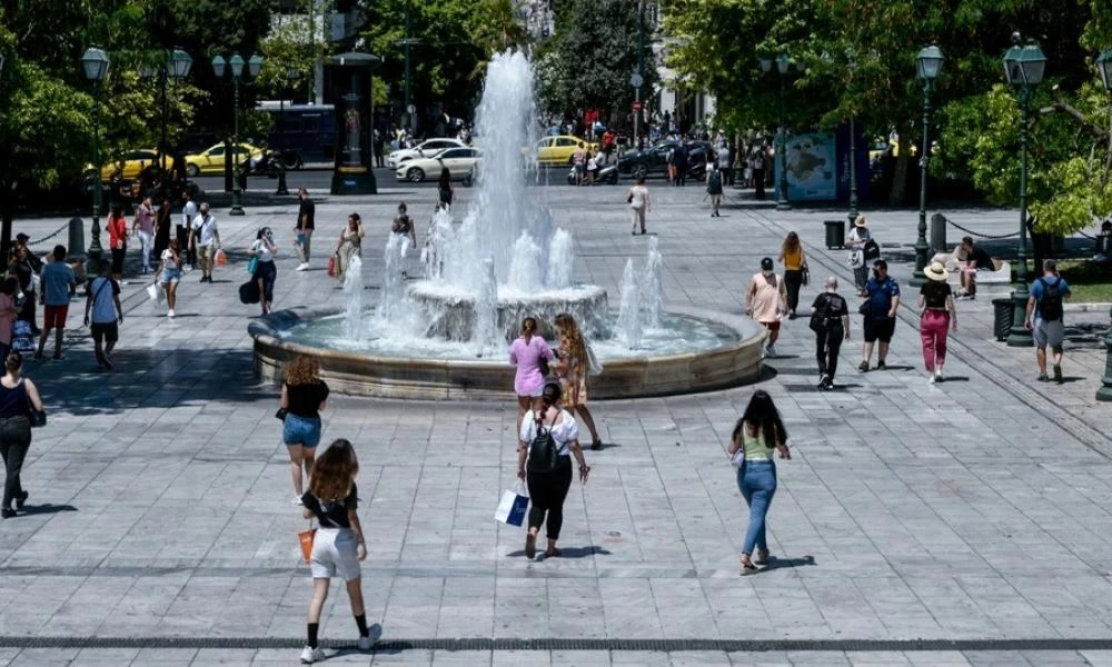 Κορονοϊός: Κυριαρχεί η μετάλλαξη Δέλτα - ''Καμπανάκι'' ειδικών για την υπερμεταδοτικότητα του ιού εξαιτίας των νέων